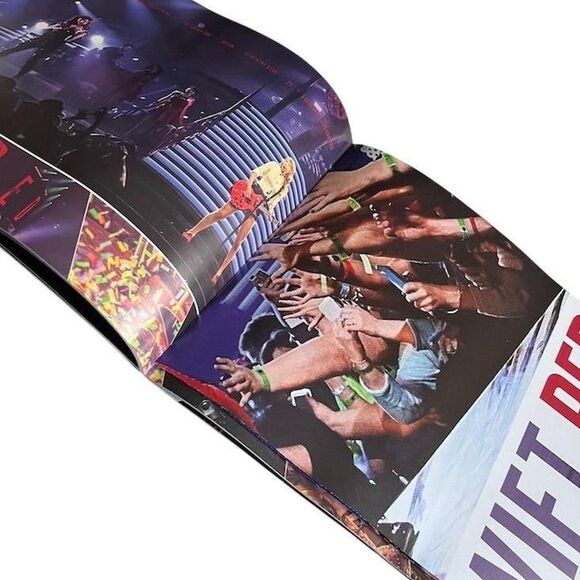Taylor Swift The Red Tour VIP Program Book with Ticket Original - Picture 3 of 8